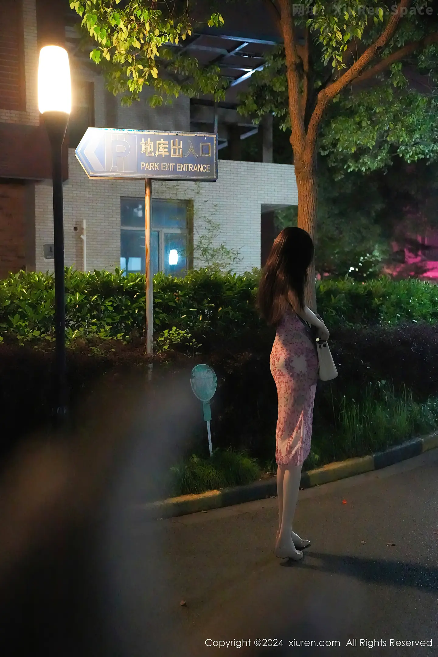 图片[3]-[XiuRen秀人网]VOL.8855 模特Erikaki性感浅粉色碎花裙露白色内衣秀完美身材迷人诱惑写真78P-秀人网官方网站